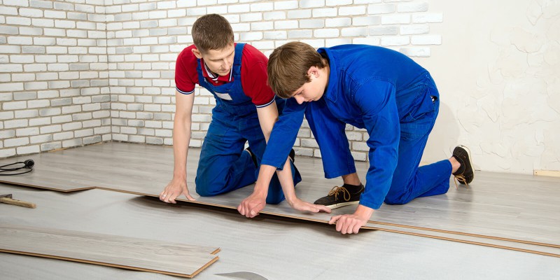 laminate-floor-covering-800x400